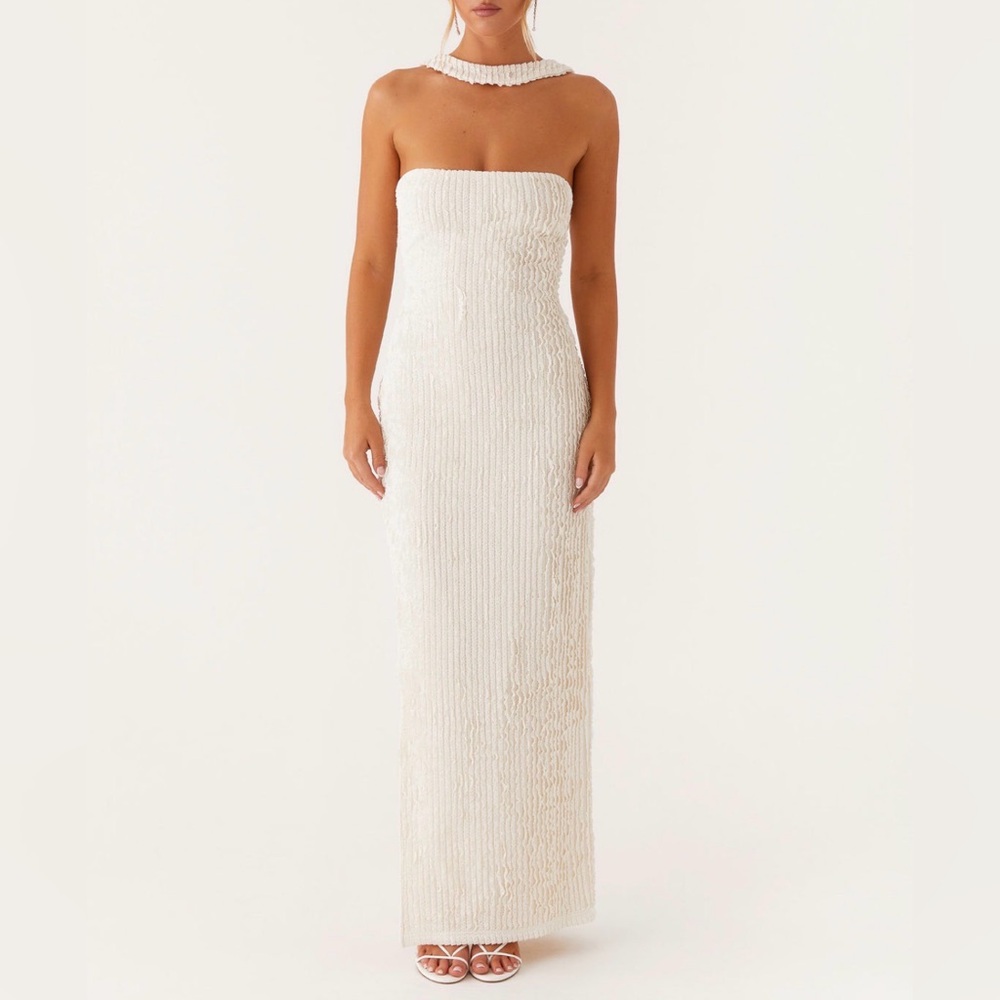 Elegant White Strapless Dress